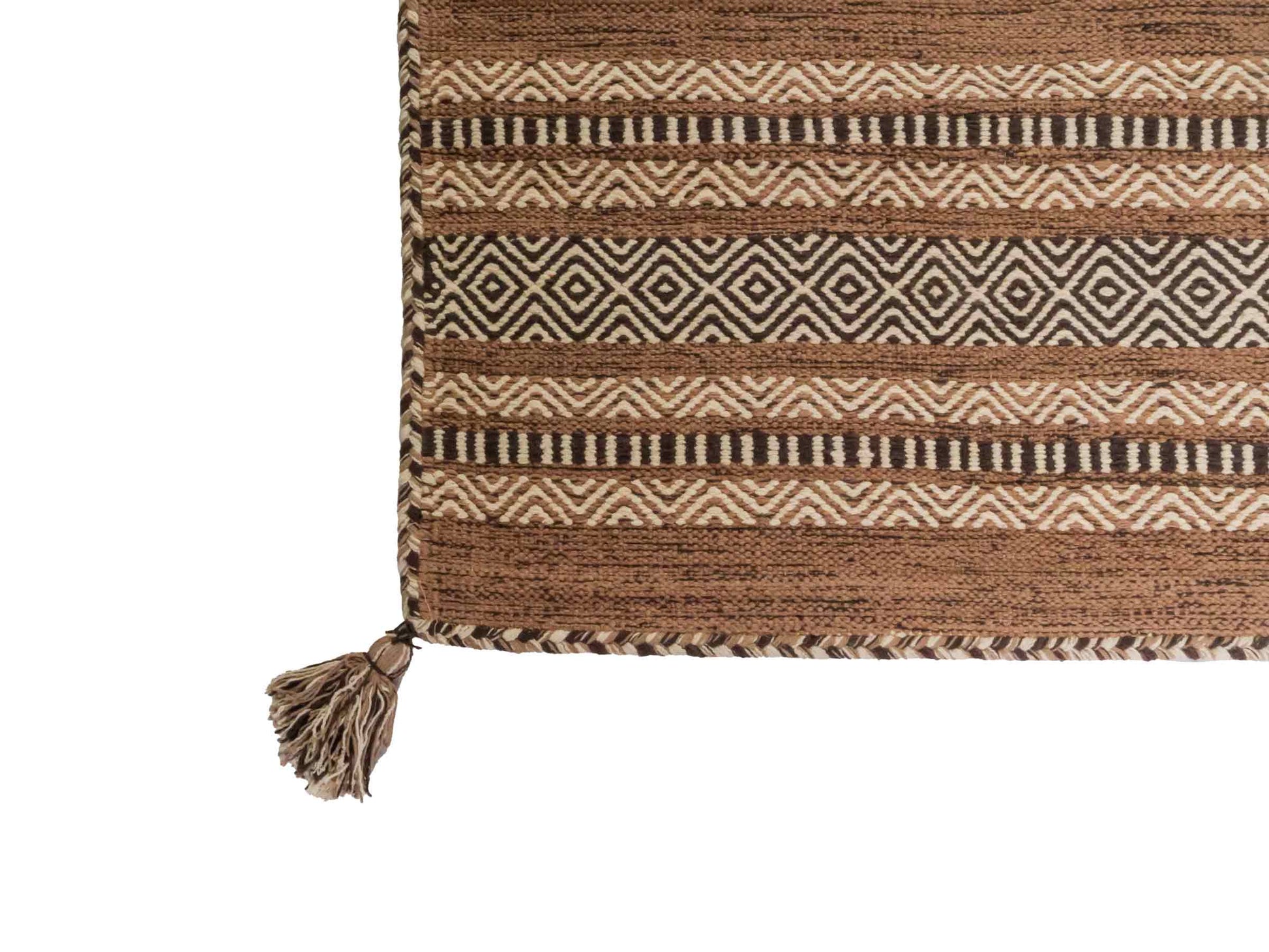 Handgewebter, moderner Indo Kelim Orientteppich von Khademi aus Baumwolle, beige. Geometrisches Design. Von Hand gewebt in Indien. Größe: 150x80cm. Teppichnummer: KB4-1656. Verkauf durch Jupiter Intl.