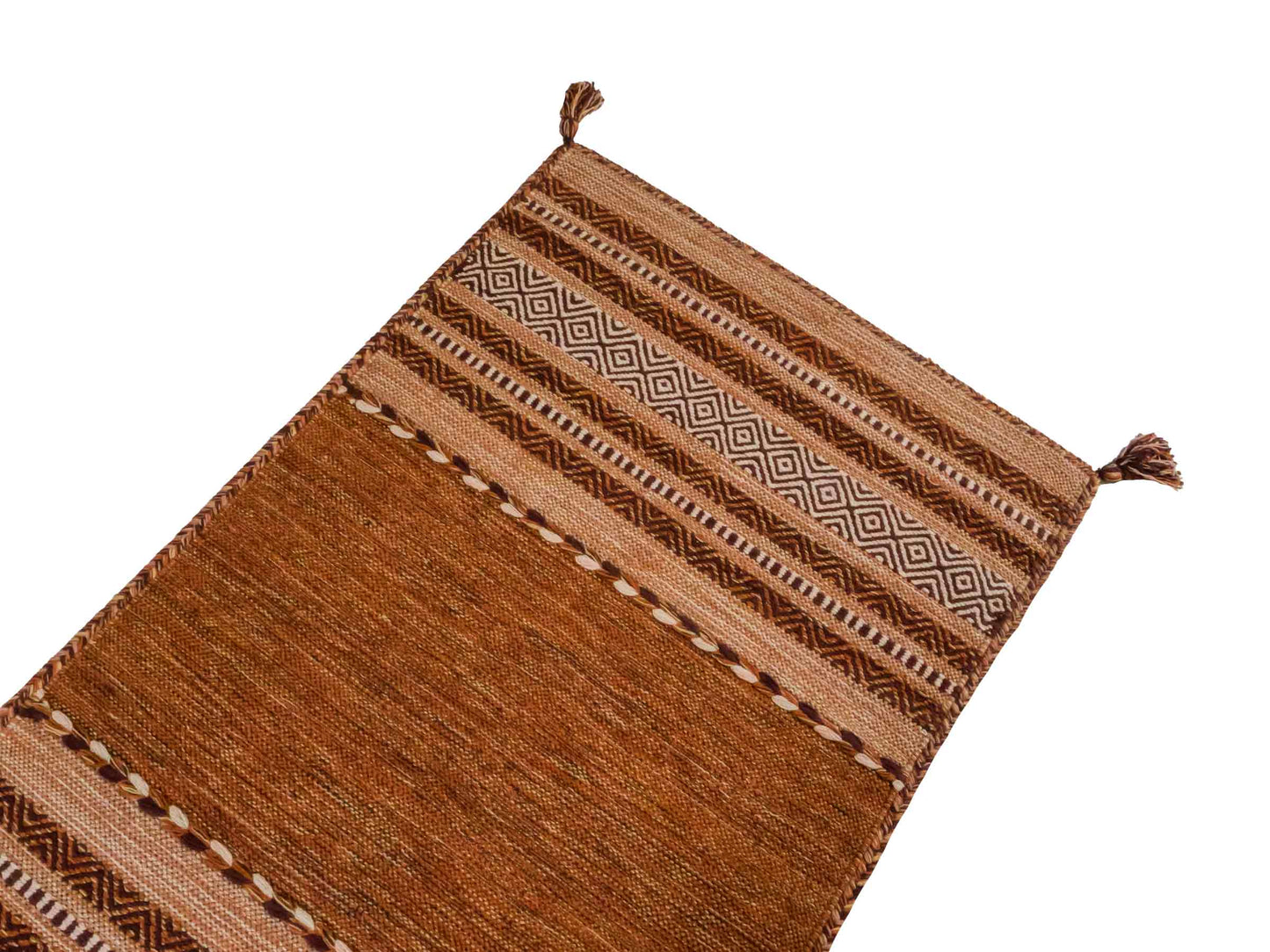 Handgewebter, moderner Indo Kelim Orientteppich von Khademi aus Baumwolle, braun. Geometrisches Design. Von Hand gewebt in Indien. Größe: 150x80cm. Teppichnummer: KB4-1660. Verkauf durch Jupiter Intl.