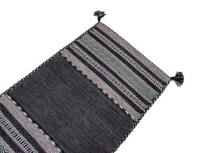 Handgewebter, moderner Indo Kelim Orientteppich von Khademi aus Baumwolle, navy. Geometrisches Design. Von Hand gewebt in Indien. Größe: 152x76cm. Teppichnummer: KB4-1648. Verkauf durch Jupiter Intl.