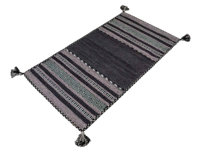 Handgewebter, moderner Indo Kelim Orientteppich von Khademi aus Baumwolle, navy. Geometrisches Design. Von Hand gewebt in Indien. Größe: 152x76cm. Teppichnummer: KB4-1649. Verkauf durch Jupiter Intl.