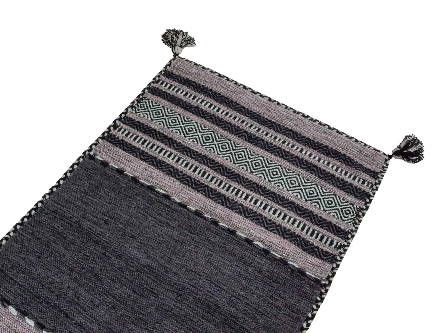 Handgewebter, moderner Indo Kelim Orientteppich von Khademi aus Baumwolle, navy. Geometrisches Design. Von Hand gewebt in Indien. Größe: 152x76cm. Teppichnummer: KB4-1649. Verkauf durch Jupiter Intl.