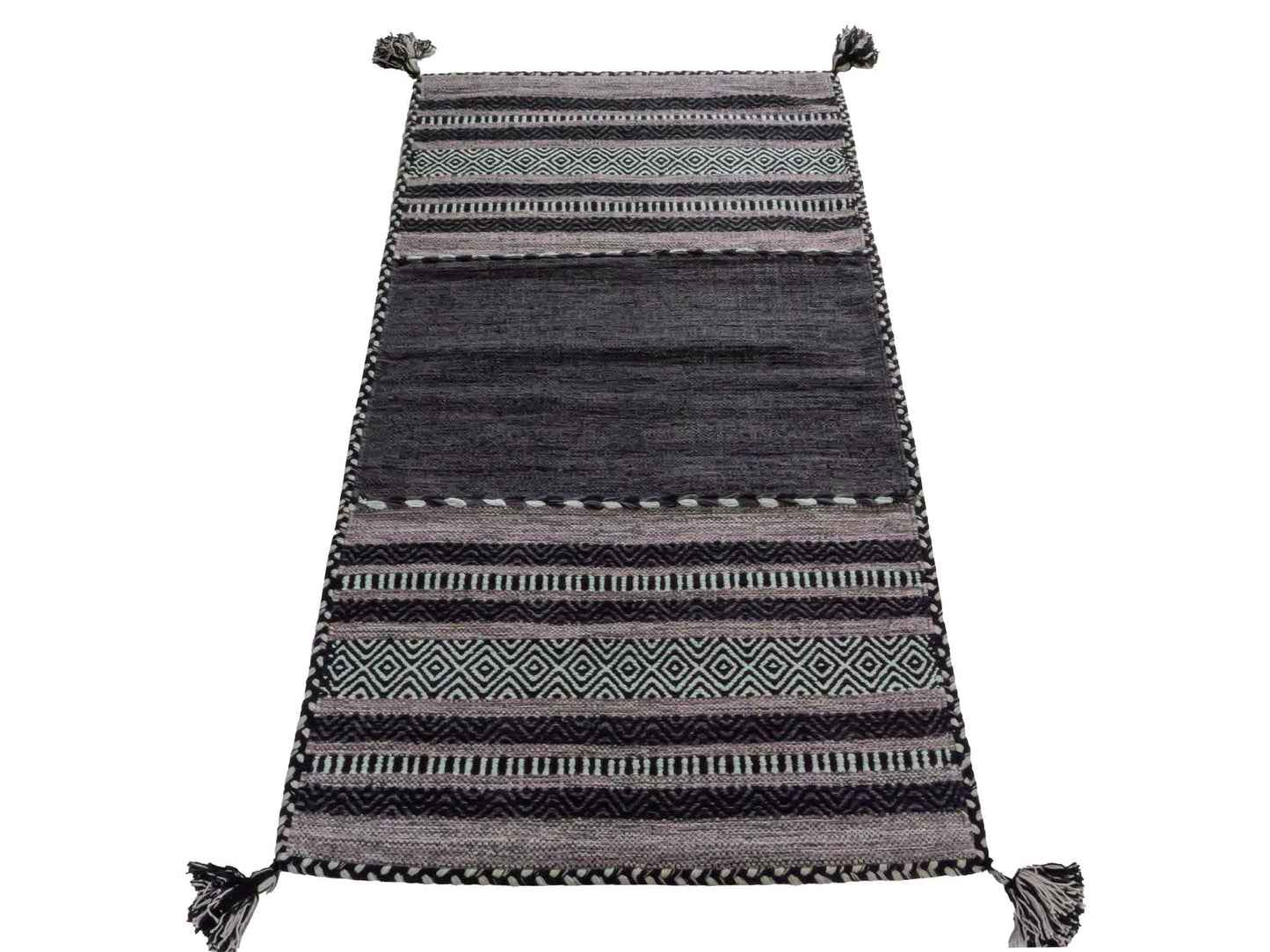 Handgewebter, moderner Indo Kelim Orientteppich von Khademi aus Baumwolle, navy. Geometrisches Design. Von Hand gewebt in Indien. Größe: 152x76cm. Teppichnummer: KB4-1649. Verkauf durch Jupiter Intl.