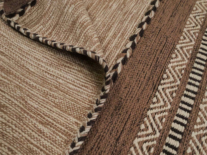 Handgewebter, moderner Indo Kelim Orientteppich von Khademi aus Baumwolle, beige. Geometrisches Design. Von Hand gewebt in Indien. Größe: 170x120cm. Teppichnummer: KB4-1664. Verkauf durch Jupiter Intl.