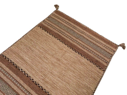 Handgewebter, moderner Indo Kelim Orientteppich von Khademi aus Baumwolle, beige. Geometrisches Design. Von Hand gewebt in Indien. Größe: 170x120cm. Teppichnummer: KB4-1665. Verkauf durch Jupiter Intl.
