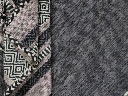 Handgewebter, moderner Indo Kelim Orientteppich von Khademi aus Baumwolle, navy. Geometrisches Design. Von Hand gewebt in Indien. Größe: 170x120cm. Teppichnummer: KB4-1666. Verkauf durch Jupiter Intl.