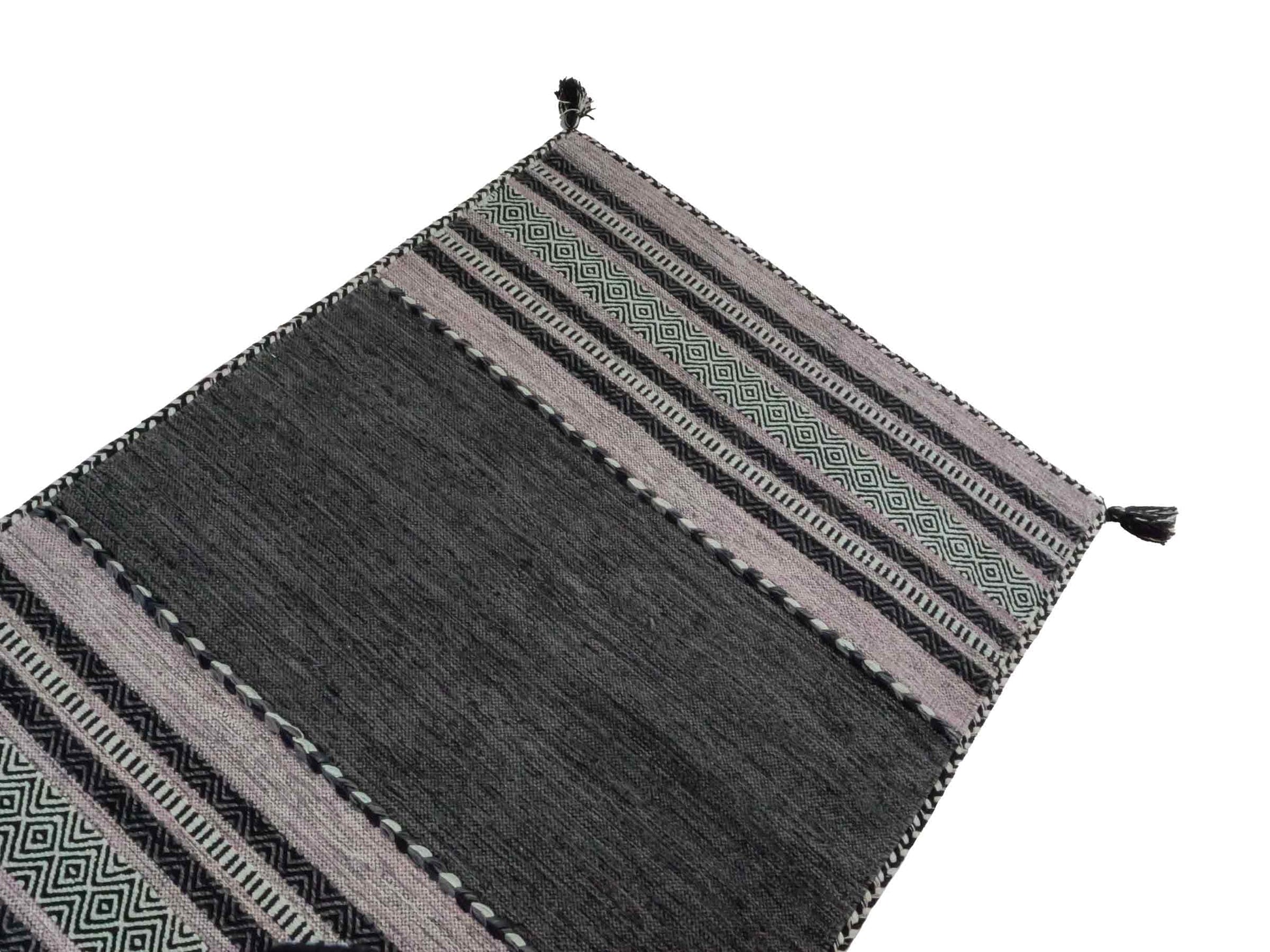 Handgewebter, moderner Indo Kelim Orientteppich von Khademi aus Baumwolle, navy. Geometrisches Design. Von Hand gewebt in Indien. Größe: 170x120cm. Teppichnummer: KB4-1667. Verkauf durch Jupiter Intl.