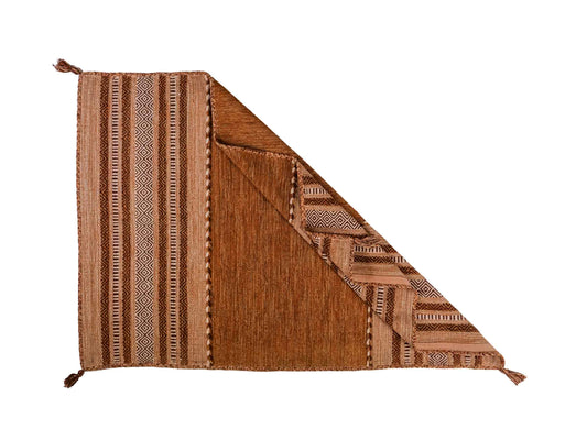 Handgewebter, moderner Indo Kelim Orientteppich von Khademi aus Baumwolle, braun. Geometrisches Design. Von Hand gewebt in Indien. Größe: 190x130cm. Teppichnummer: KB4-1669. Verkauf durch Jupiter Intl.