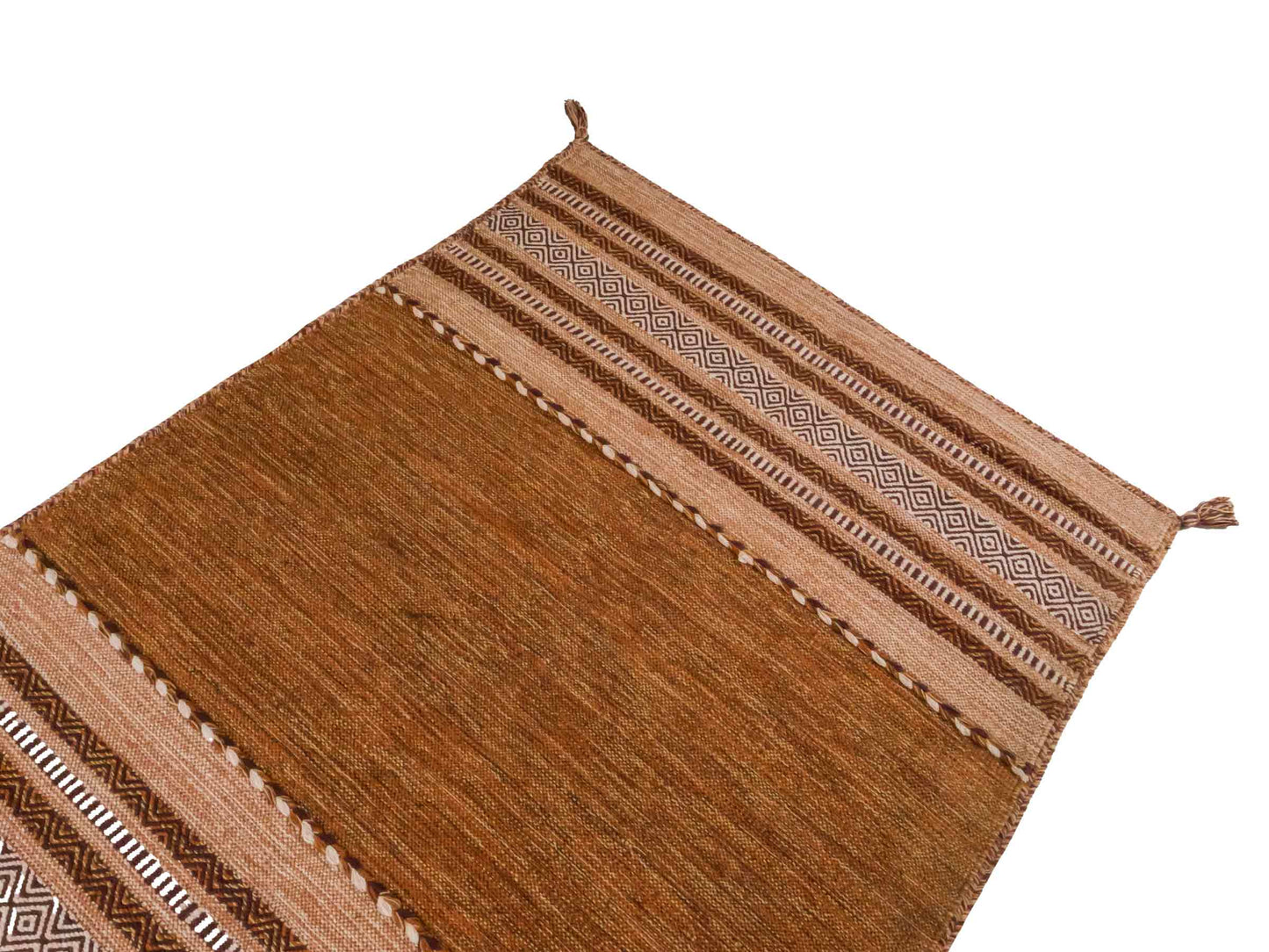 Handgewebter, moderner Indo Kelim Orientteppich von Khademi aus Baumwolle, braun. Geometrisches Design. Von Hand gewebt in Indien. Größe: 190x130cm. Teppichnummer: KB4-1669. Verkauf durch Jupiter Intl.