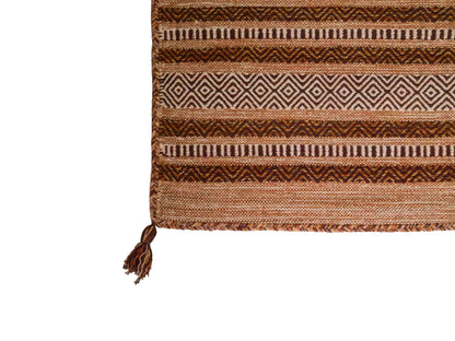 Handgewebter, moderner Indo Kelim Orientteppich von Khademi aus Baumwolle, braun. Geometrisches Design. Von Hand gewebt in Indien. Größe: 190x130cm. Teppichnummer: KB4-1669. Verkauf durch Jupiter Intl.