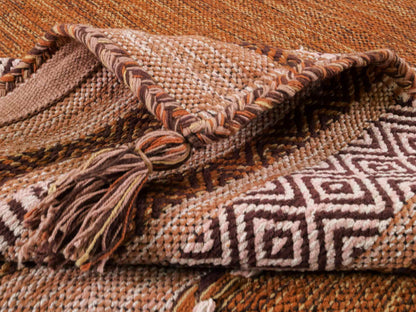 Handgewebter, moderner Indo Kelim Orientteppich von Khademi aus Baumwolle, braun. Geometrisches Design. Von Hand gewebt in Indien. Größe: 190x130cm. Teppichnummer: KB4-1669. Verkauf durch Jupiter Intl.