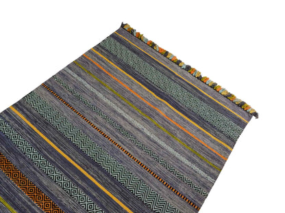 Handgewebter, moderner Indo Kelim Orientteppich von Khademi aus Baumwolle, navy, mehrfarbig. Geometrisches Design. Von Hand gewebt in Indien. Größe: 190x130cm. Teppichnummer: KB4-1672. Verkauf durch Jupiter Intl.