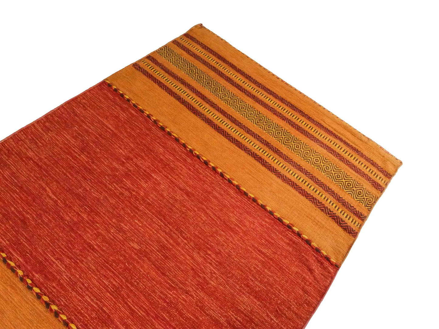 Handgewebter, moderner Indo Kelim Orientteppich von Khademi aus Baumwolle, orange. Geometrisches Design. Von Hand gewebt in Indien. Größe: 230x140cm. Teppichnummer: KB4-1677. Verkauf durch Jupiter Intl.