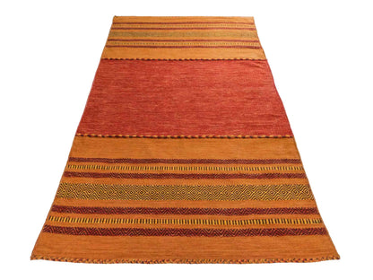 Handgewebter, moderner Indo Kelim Orientteppich von Khademi aus Baumwolle, orange. Geometrisches Design. Von Hand gewebt in Indien. Größe: 230x140cm. Teppichnummer: KB4-1677. Verkauf durch Jupiter Intl.