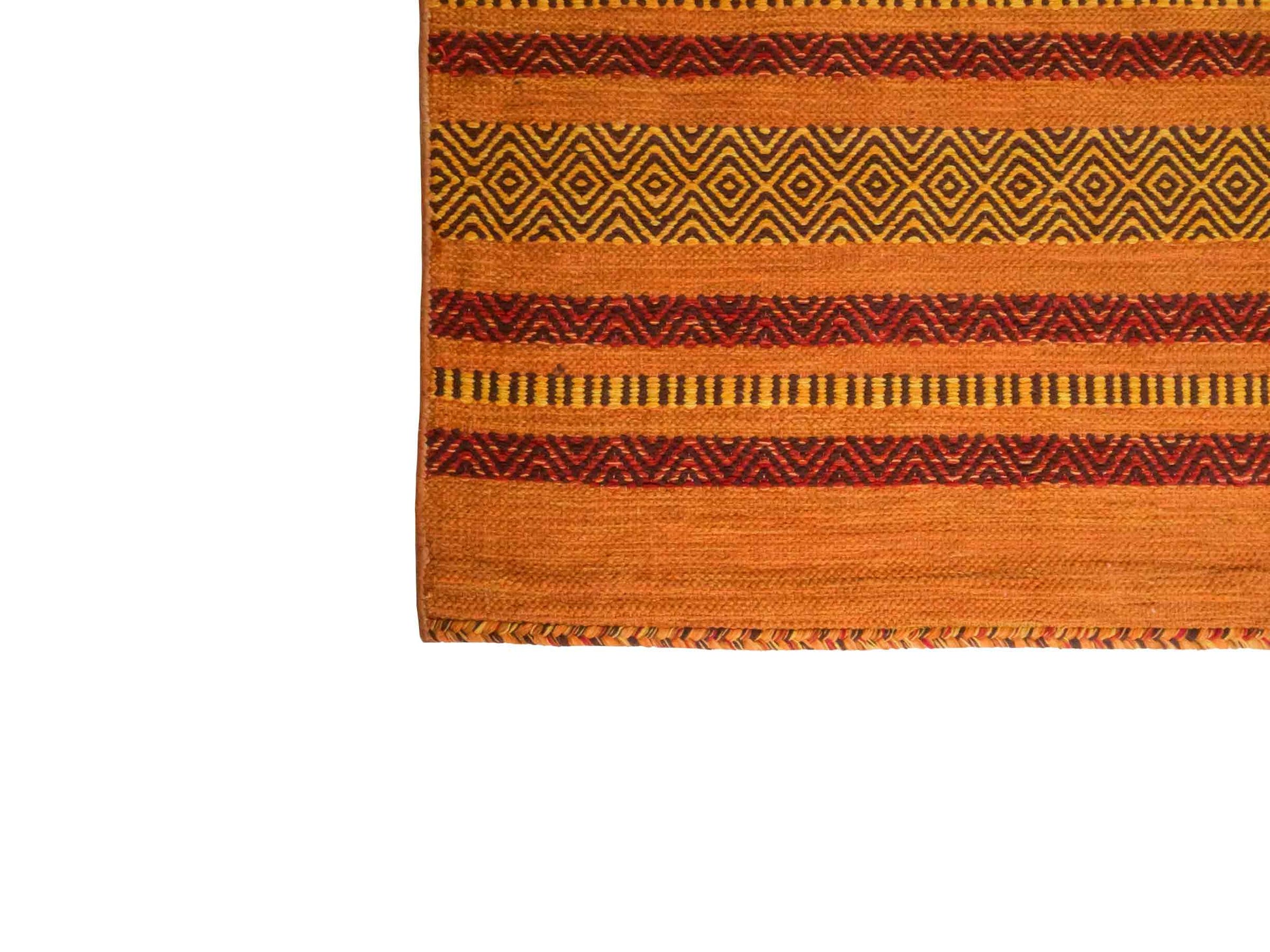 Handgewebter, moderner Indo Kelim Orientteppich von Khademi aus Baumwolle, orange. Geometrisches Design. Von Hand gewebt in Indien. Größe: 230x140cm. Teppichnummer: KB4-1677. Verkauf durch Jupiter Intl.