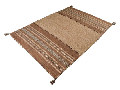 Handgewebter, moderner Indo Kelim Orientteppich von Khademi aus Baumwolle, beige. Geometrisches Design. Von Hand gewebt in Indien. Größe: 230x170cm. Teppichnummer: KB4-1689. Verkauf durch Jupiter Intl.
