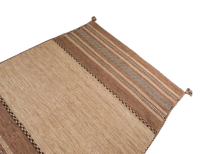 Handgewebter, moderner Indo Kelim Orientteppich von Khademi aus Baumwolle, beige. Geometrisches Design. Von Hand gewebt in Indien. Größe: 230x170cm. Teppichnummer: KB4-1690. Verkauf durch Jupiter Intl.