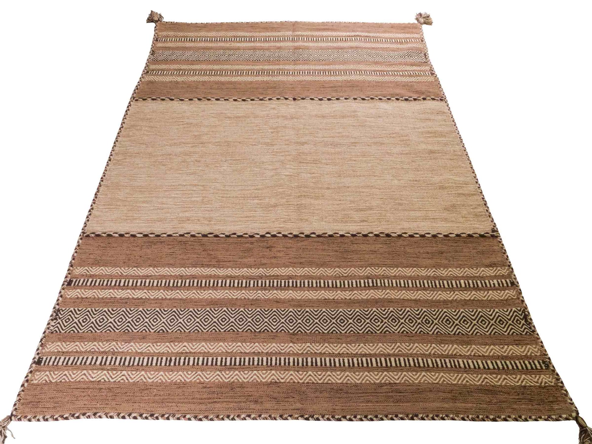 Handgewebter, moderner Indo Kelim Orientteppich von Khademi aus Baumwolle, beige. Geometrisches Design. Von Hand gewebt in Indien. Größe: 230x170cm. Teppichnummer: KB4-1690. Verkauf durch Jupiter Intl.