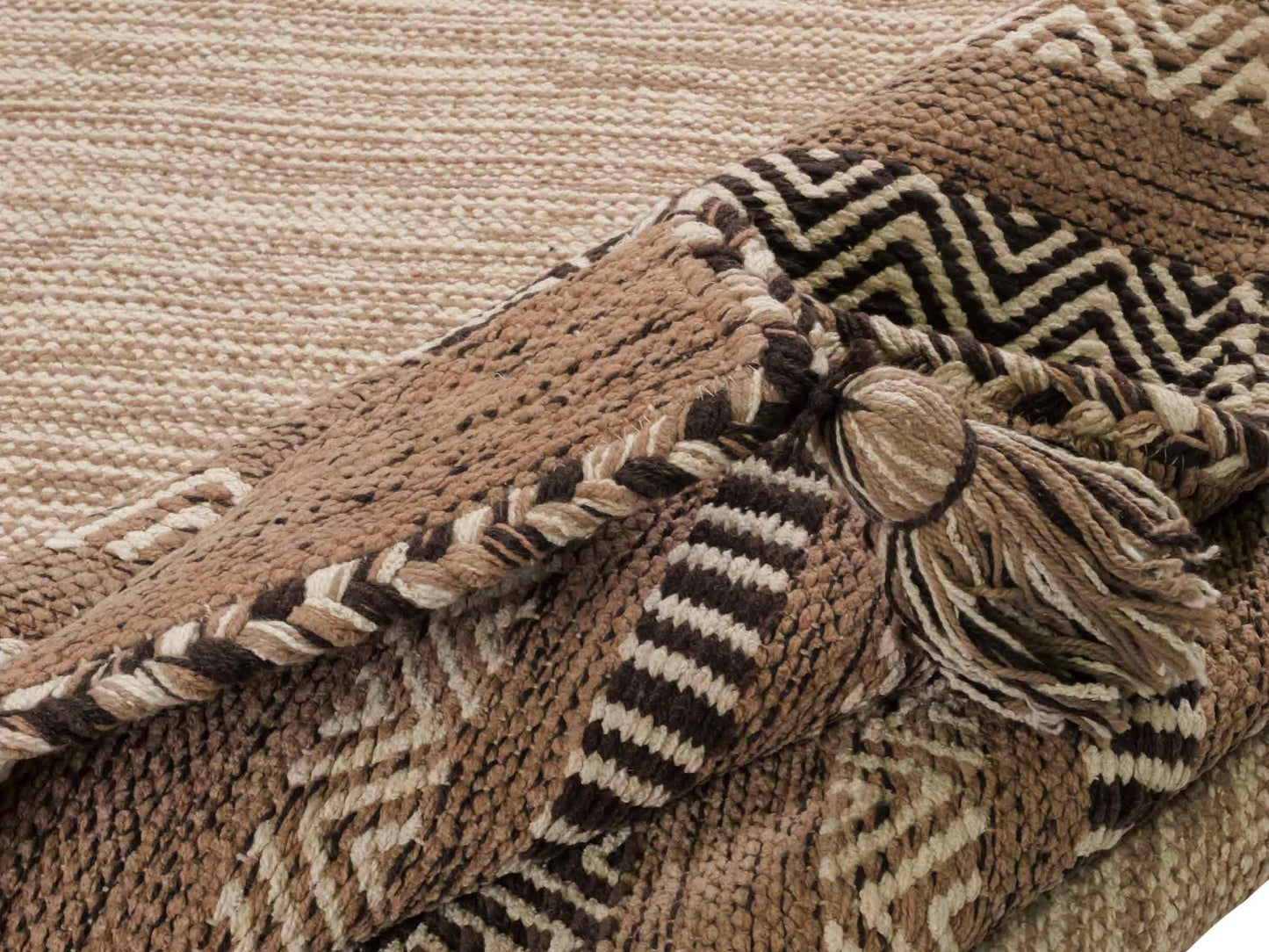 Handgewebter, moderner Indo Kelim Orientteppich von Khademi aus Baumwolle, beige. Geometrisches Design. Von Hand gewebt in Indien. Größe: 230x170cm. Teppichnummer: KB4-1690. Verkauf durch Jupiter Intl.