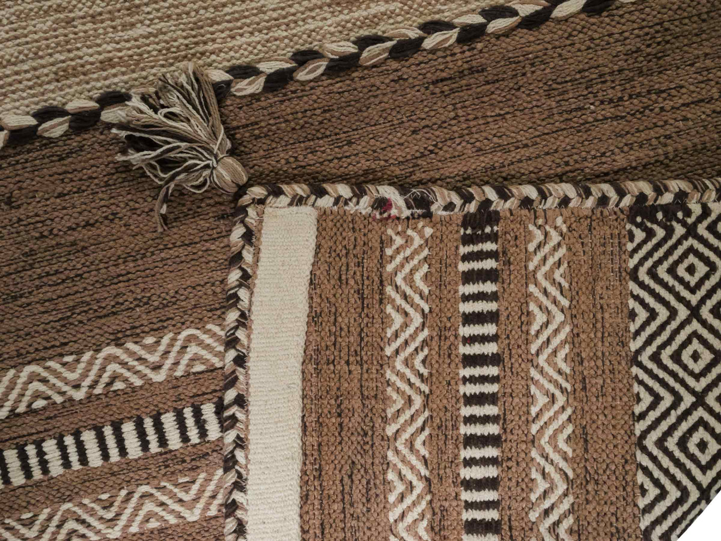 Handgewebter, moderner Indo Kelim Orientteppich von Khademi aus Baumwolle, beige. Geometrisches Design. Von Hand gewebt in Indien. Größe: 230x170cm. Teppichnummer: KB4-1691. Verkauf durch Jupiter Intl.