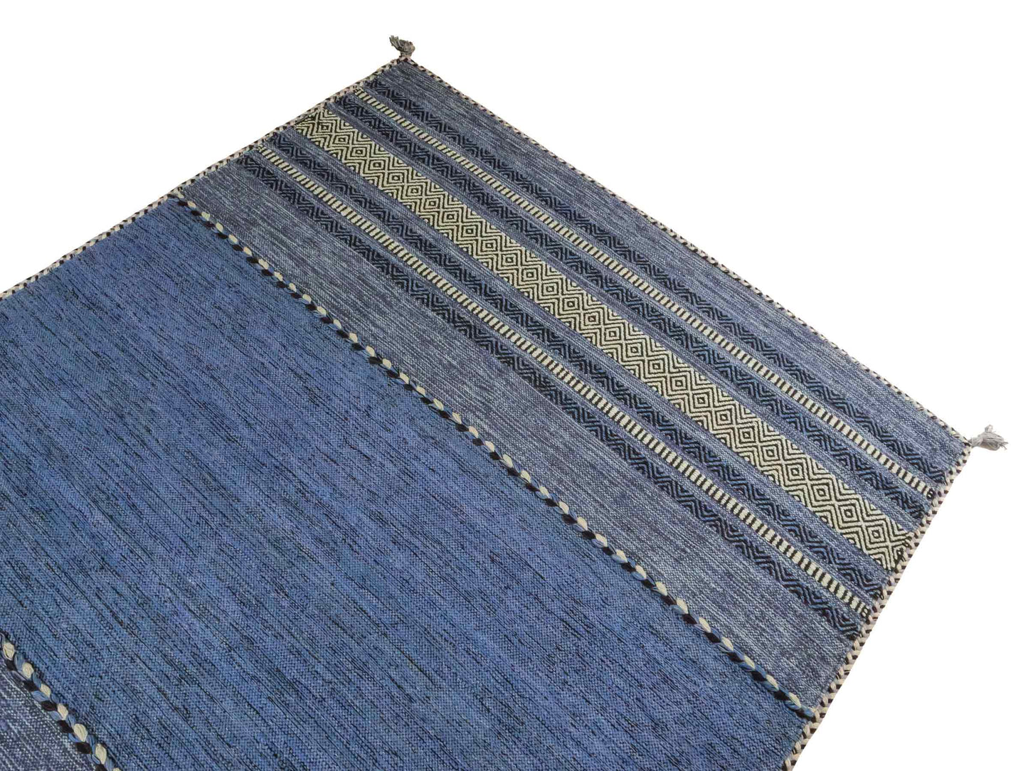 Handgewebter, moderner Indo Kelim Orientteppich von Khademi aus Baumwolle, blau. Geometrisches Design. Von Hand gewebt in Indien. Größe: 230x170cm. Teppichnummer: KB4-1688. Verkauf durch Jupiter Intl.