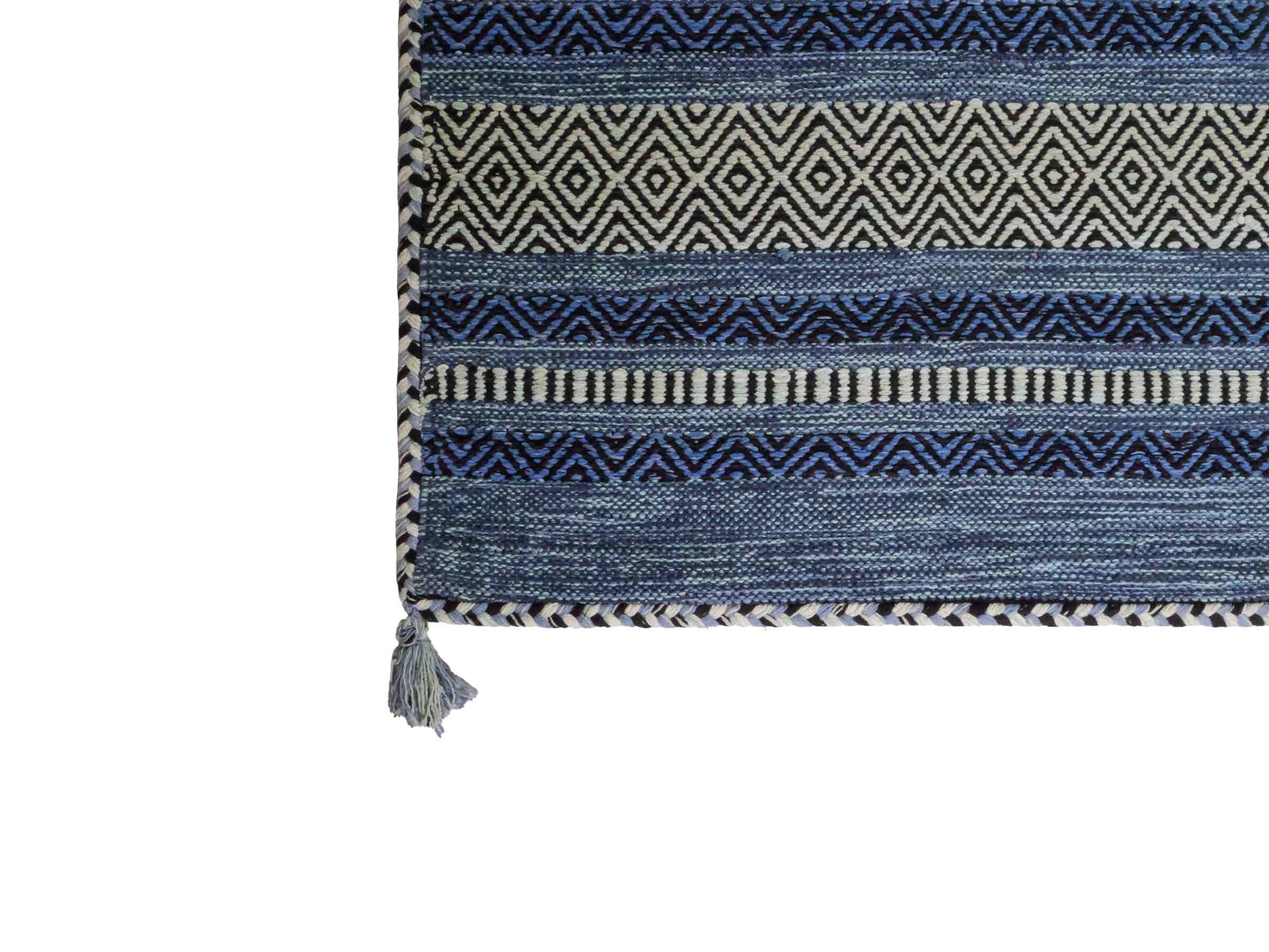 Handgewebter, moderner Indo Kelim Orientteppich von Khademi aus Baumwolle, blau. Geometrisches Design. Von Hand gewebt in Indien. Größe: 230x170cm. Teppichnummer: KB4-1688. Verkauf durch Jupiter Intl.