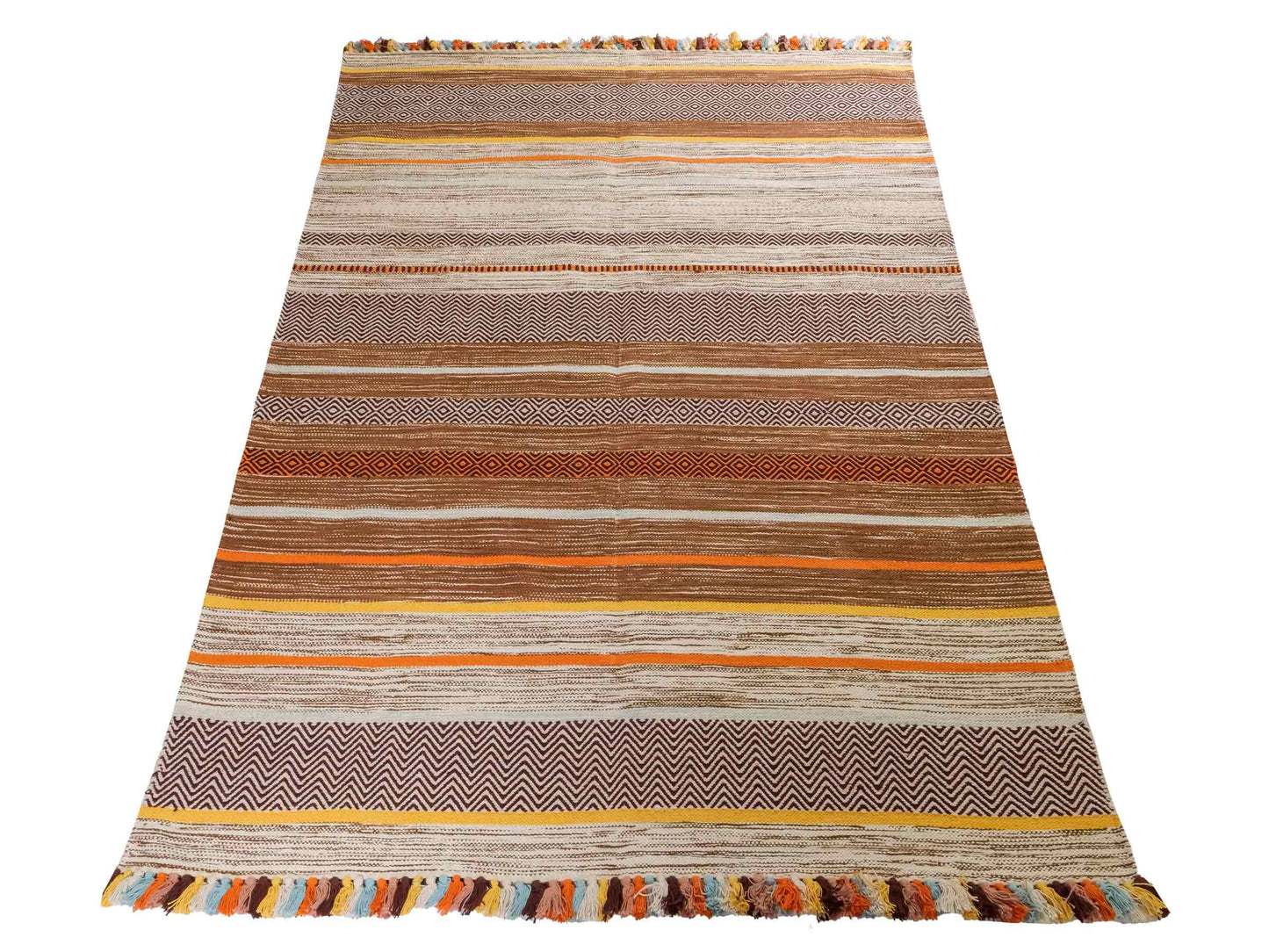 Handgewebter, moderner Indo Kelim Orientteppich von Khademi aus Baumwolle, braun, mehrfarbig. Geometrisches Design. Von Hand gewebt in Indien. Größe: 230x170cm. Teppichnummer: KB4-1686. Verkauf durch Jupiter Intl.