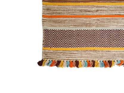 Handgewebter, moderner Indo Kelim Orientteppich von Khademi aus Baumwolle, braun, mehrfarbig. Geometrisches Design. Von Hand gewebt in Indien. Größe: 230x170cm. Teppichnummer: KB4-1686. Verkauf durch Jupiter Intl.