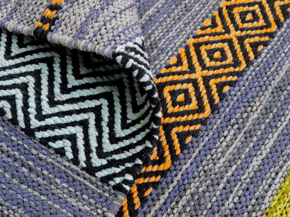 Handgewebter, moderner Indo Kelim Orientteppich von Khademi aus Baumwolle, navy, mehrfarbig. Geometrisches Design. Von Hand gewebt in Indien. Größe: 230x170cm. Teppichnummer: KB4-1682. Verkauf durch Jupiter Intl.