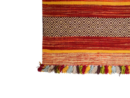 Handgewebter, moderner Indo Kelim Orientteppich von Khademi aus Baumwolle, rot, mehrfarbig. Geometrisches Design. Von Hand gewebt in Indien. Größe: 230x170cm. Teppichnummer: KB4-1683. Verkauf durch Jupiter Intl.