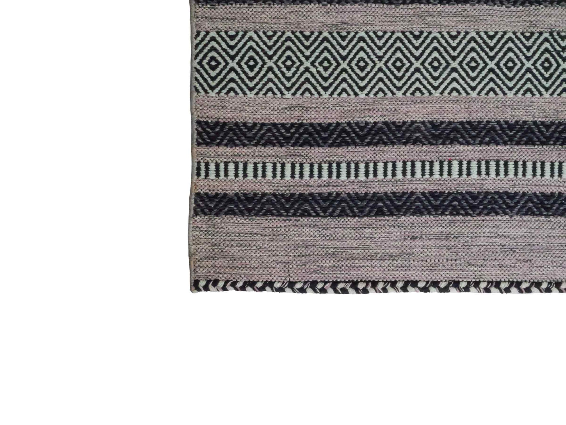 Handgewebter, moderner Indo Kelim Orientteppich von Khademi aus Baumwolle, navy. Geometrisches Design. Von Hand gewebt in Indien. Größe: 244x152cm. Teppichnummer: KB4-1679. Verkauf durch Jupiter Intl.