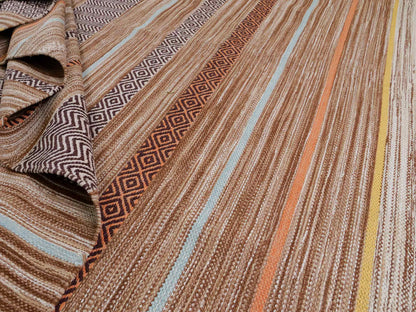 Handgewebter, moderner Indo Kelim Orientteppich von Khademi aus Baumwolle, braun, mehrfarbig. Geometrisches Design. Von Hand gewebt in Indien. Größe: 290x200cm. Teppichnummer: KB4-1693. Verkauf durch Jupiter Intl.