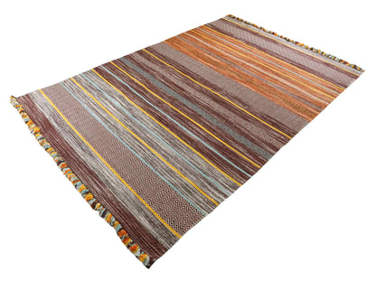 Handgewebter, moderner Indo Kelim Orientteppich von Khademi aus Baumwolle, dunkelrot, mehrfarbig. Geometrisches Design. Von Hand gewebt in Indien. Größe: 290x200cm. Teppichnummer: KB4-1695. Verkauf durch Jupiter Intl.