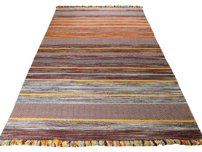 Handgewebter, moderner Indo Kelim Orientteppich von Khademi aus Baumwolle, dunkelrot, mehrfarbig. Geometrisches Design. Von Hand gewebt in Indien. Größe: 290x200cm. Teppichnummer: KB4-1695. Verkauf durch Jupiter Intl.