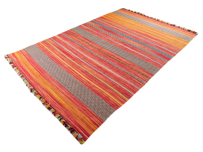 Handgewebter, moderner Indo Kelim Orientteppich von Khademi aus Baumwolle, rot, mehrfarbig. Geometrisches Design. Von Hand gewebt in Indien. Größe: 290x200cm. Teppichnummer: KB4-1694. Verkauf durch Jupiter Intl.