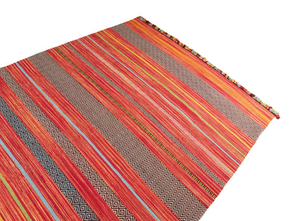 Handgewebter, moderner Indo Kelim Orientteppich von Khademi aus Baumwolle, rot, mehrfarbig. Geometrisches Design. Von Hand gewebt in Indien. Größe: 290x200cm. Teppichnummer: KB4-1694. Verkauf durch Jupiter Intl.