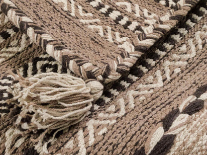 Handgewebter, moderner Indo Kelim Orientteppich von Khademi aus Baumwolle, beige. Geometrisches Design. Von Hand gewebt in Indien. Größe: 90x60cm. Teppichnummer: KB4-1633. Verkauf durch Jupiter Intl.