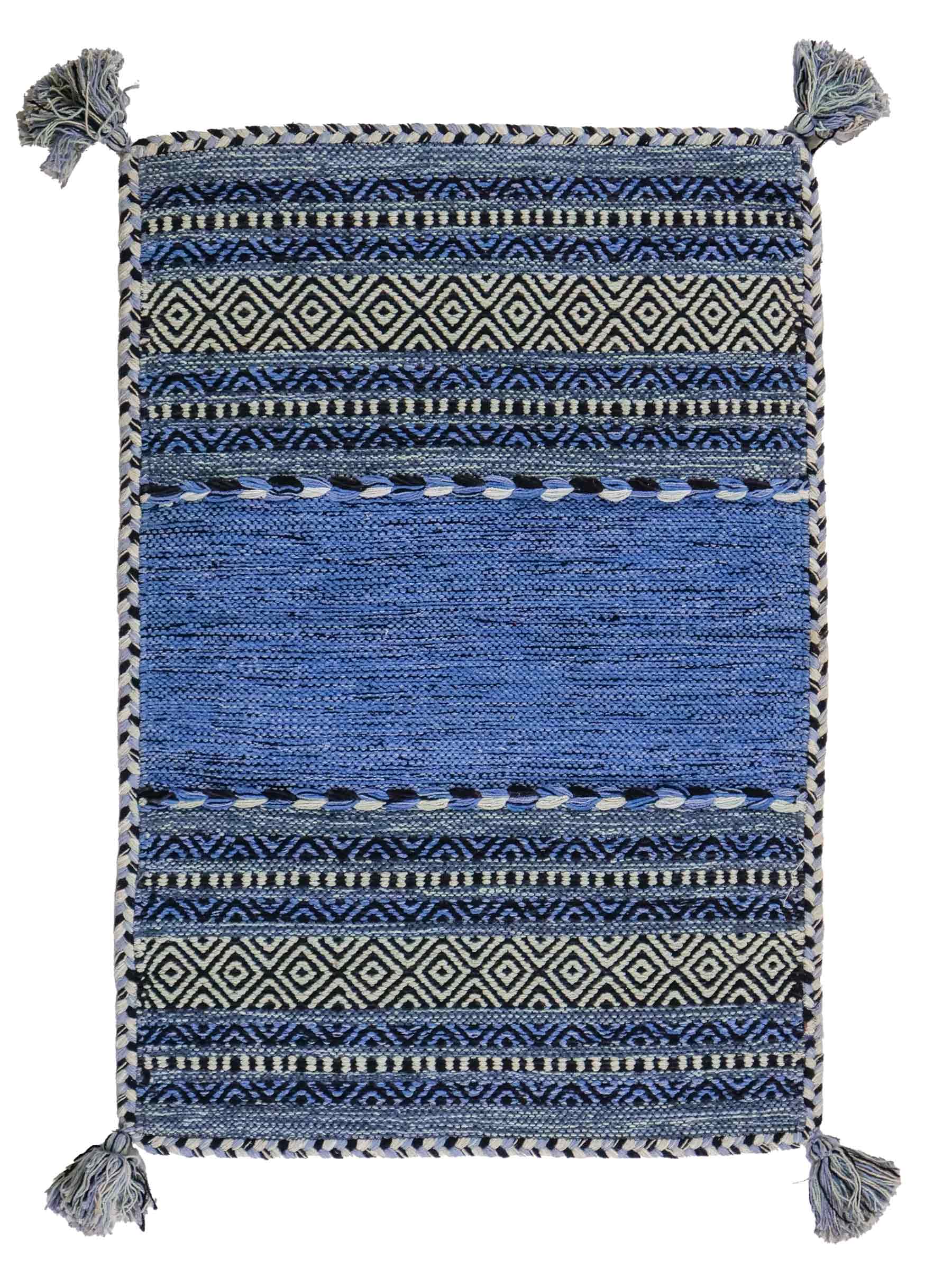 Handgewebter, moderner Indo Kelim Orientteppich von Khademi aus Baumwolle, blau. Geometrisches Design. Von Hand gewebt in Indien. Größe: 90x60cm. Teppichnummer: KB4-1640. Verkauf durch Jupiter Intl.