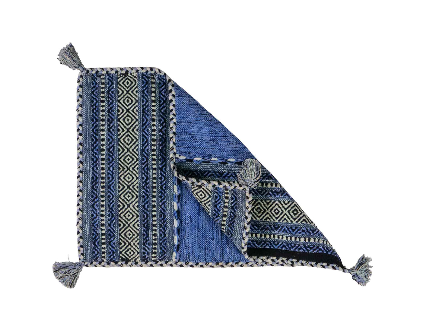 Handgewebter, moderner Indo Kelim Orientteppich von Khademi aus Baumwolle, blau. Geometrisches Design. Von Hand gewebt in Indien. Größe: 90x60cm. Teppichnummer: KB4-1640. Verkauf durch Jupiter Intl.