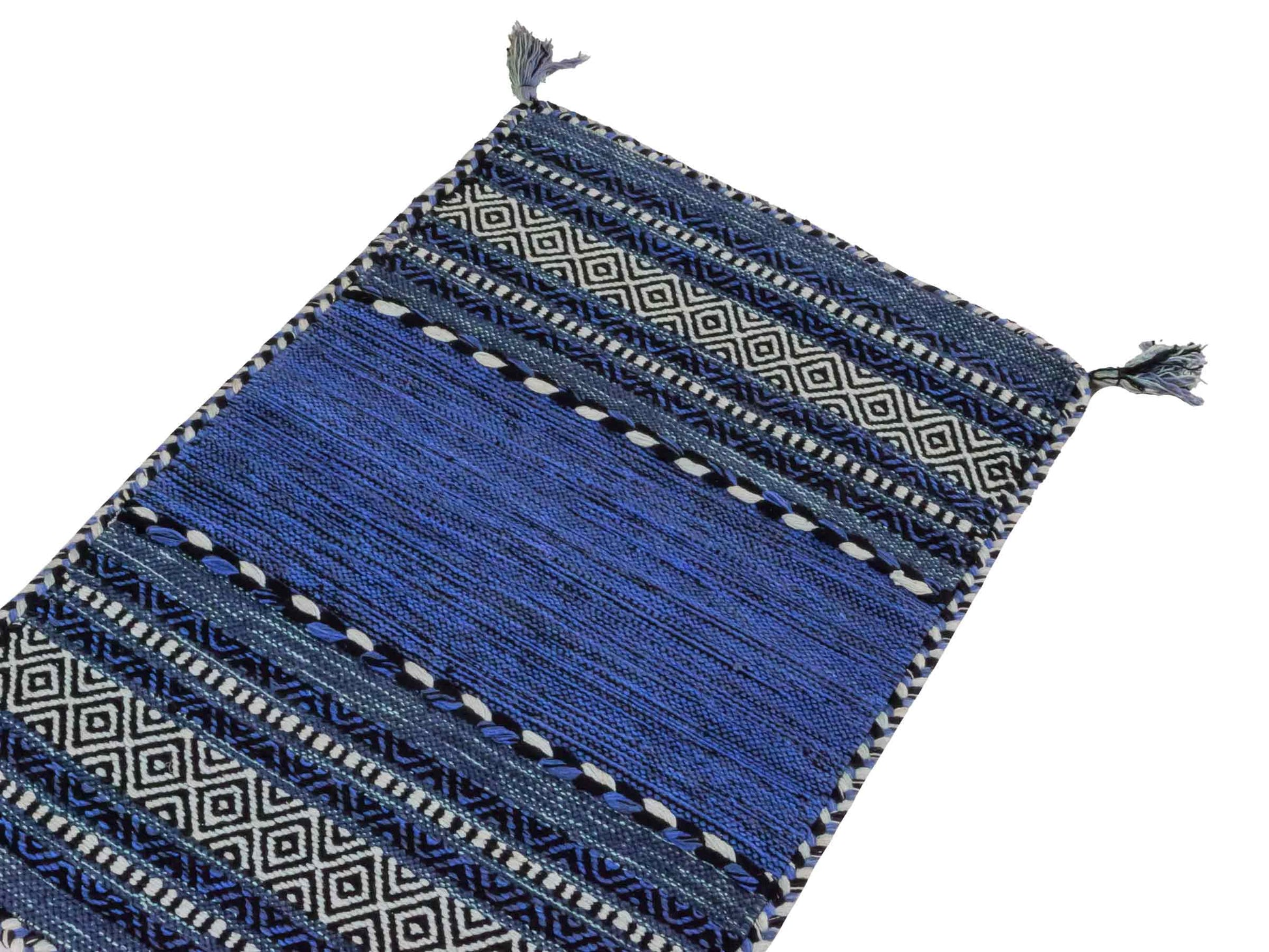 Handgewebter, moderner Indo Kelim Orientteppich von Khademi aus Baumwolle, blau. Geometrisches Design. Von Hand gewebt in Indien. Größe: 90x60cm. Teppichnummer: KB4-1641. Verkauf durch Jupiter Intl.