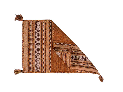 Handgewebter, moderner Indo Kelim Orientteppich von Khademi aus Baumwolle, braun. Geometrisches Design. Von Hand gewebt in Indien. Größe: 90x60cm. Teppichnummer: KB4-1637. Verkauf durch Jupiter Intl.