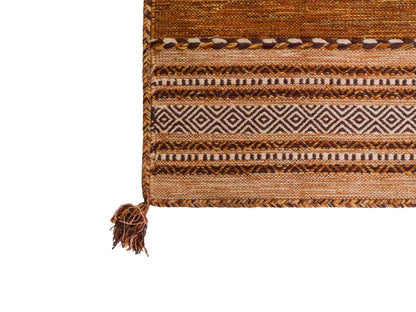 Handgewebter, moderner Indo Kelim Orientteppich von Khademi aus Baumwolle, braun. Geometrisches Design. Von Hand gewebt in Indien. Größe: 90x60cm. Teppichnummer: KB4-1637. Verkauf durch Jupiter Intl.