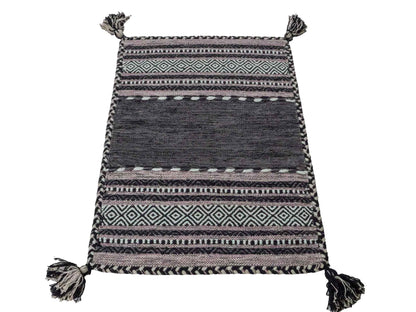 Handgewebter, moderner Indo Kelim Orientteppich von Khademi aus Baumwolle, navy. Geometrisches Design. Von Hand gewebt in Indien. Größe: 90x60cm. Teppichnummer: KB4-1634. Verkauf durch Jupiter Intl.