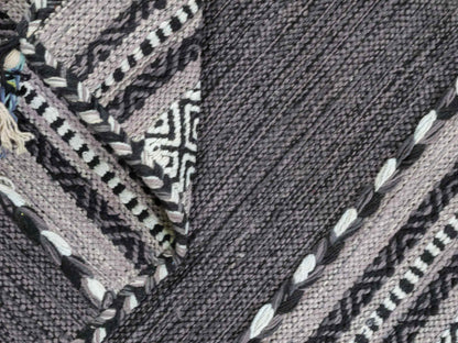 Handgewebter, moderner Indo Kelim Orientteppich von Khademi aus Baumwolle, navy. Geometrisches Design. Von Hand gewebt in Indien. Größe: 90x60cm. Teppichnummer: KB4-1636. Verkauf durch Jupiter Intl.