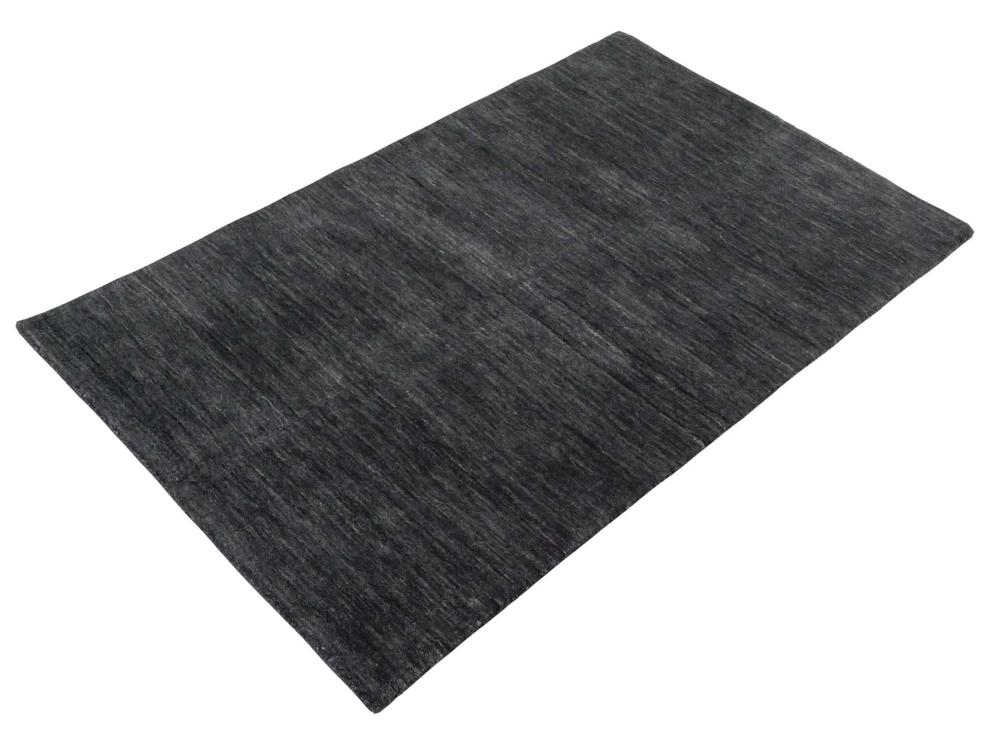 Moderner, Handloom Gabbeh Orientteppich von Khademi aus Wolle, grau. Einfarbiges Uni-Design. Produziert in Indien. Größe: 145x90cm. Teppichnummer: KB4-1540. Verkauf durch Jupiter Intl.