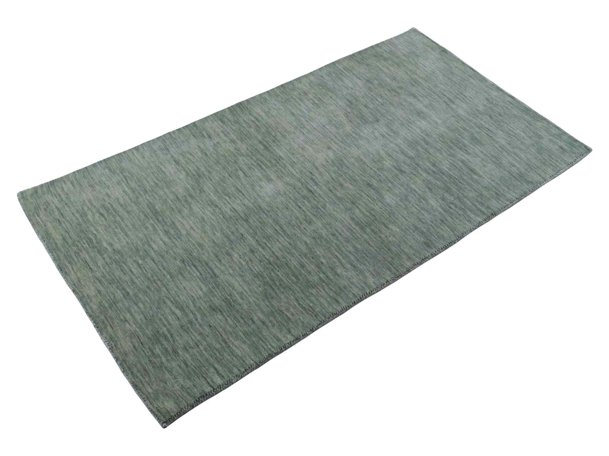 Moderner, Handloom Gabbeh Orientteppich von Khademi aus Wolle, mintgrün. Einfarbiges Uni-Design. Produziert in Indien. Größe: 151x78cm. Teppichnummer: KB4-1565. Verkauf durch Jupiter Intl.