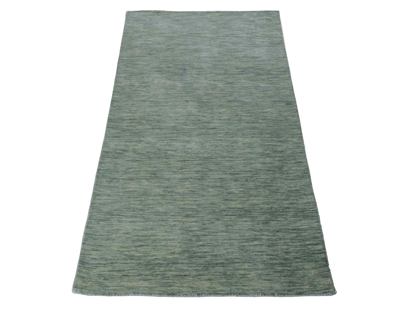 Moderner, Handloom Gabbeh Orientteppich von Khademi aus Wolle, mintgrün. Einfarbiges Uni-Design. Produziert in Indien. Größe: 151x78cm. Teppichnummer: KB4-1565. Verkauf durch Jupiter Intl.