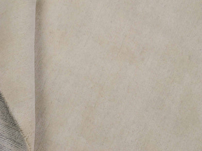 Moderner, Handloom Gabbeh Orientteppich von Khademi aus Wolle, cremeweiß. Einfarbiges Uni-Design. Produziert in Indien. Größe: 156x83cm. Teppichnummer: KB4-1562. Verkauf durch Jupiter Intl.