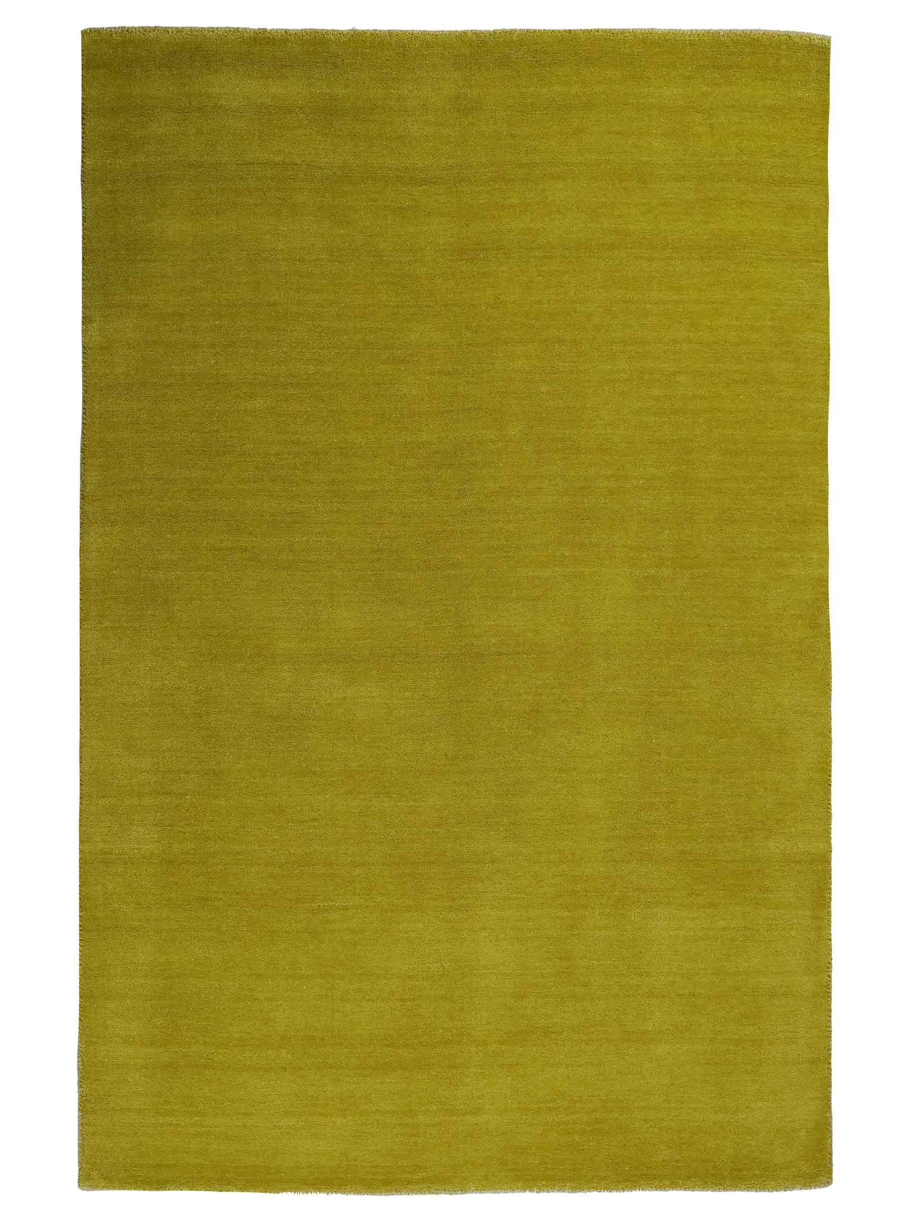 Moderner, Handloom Gabbeh Orientteppich von Khademi aus Wolle, gruen. Einfarbiges Uni-Design. Produziert in Indien. Größe: 168x116cm. Teppichnummer: KB4-1600. Verkauf durch Jupiter Intl.