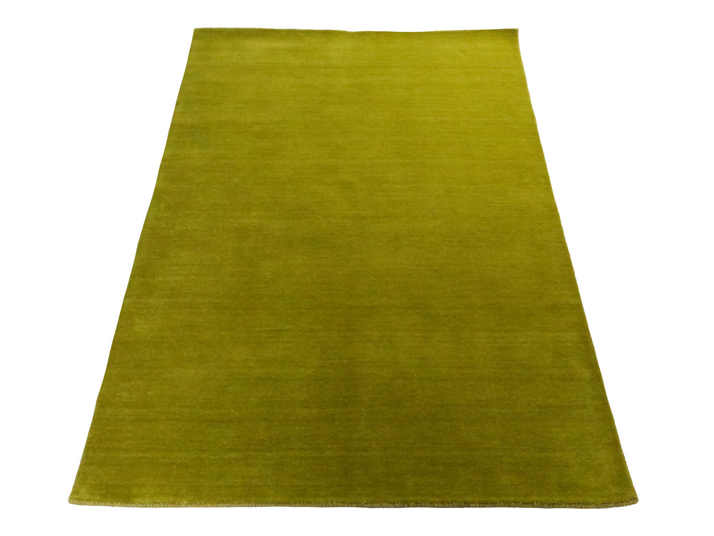 Moderner, Handloom Gabbeh Orientteppich von Khademi aus Wolle, gruen. Einfarbiges Uni-Design. Produziert in Indien. Größe: 168x116cm. Teppichnummer: KB4-1600. Verkauf durch Jupiter Intl.