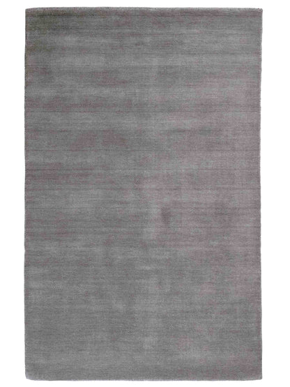 Moderner, Handloom Gabbeh Orientteppich von Khademi aus Wolle, grau. Einfarbiges Uni-Design. Produziert in Indien. Größe: 170x116cm. Teppichnummer: KB4-1584. Verkauf durch Jupiter Intl.